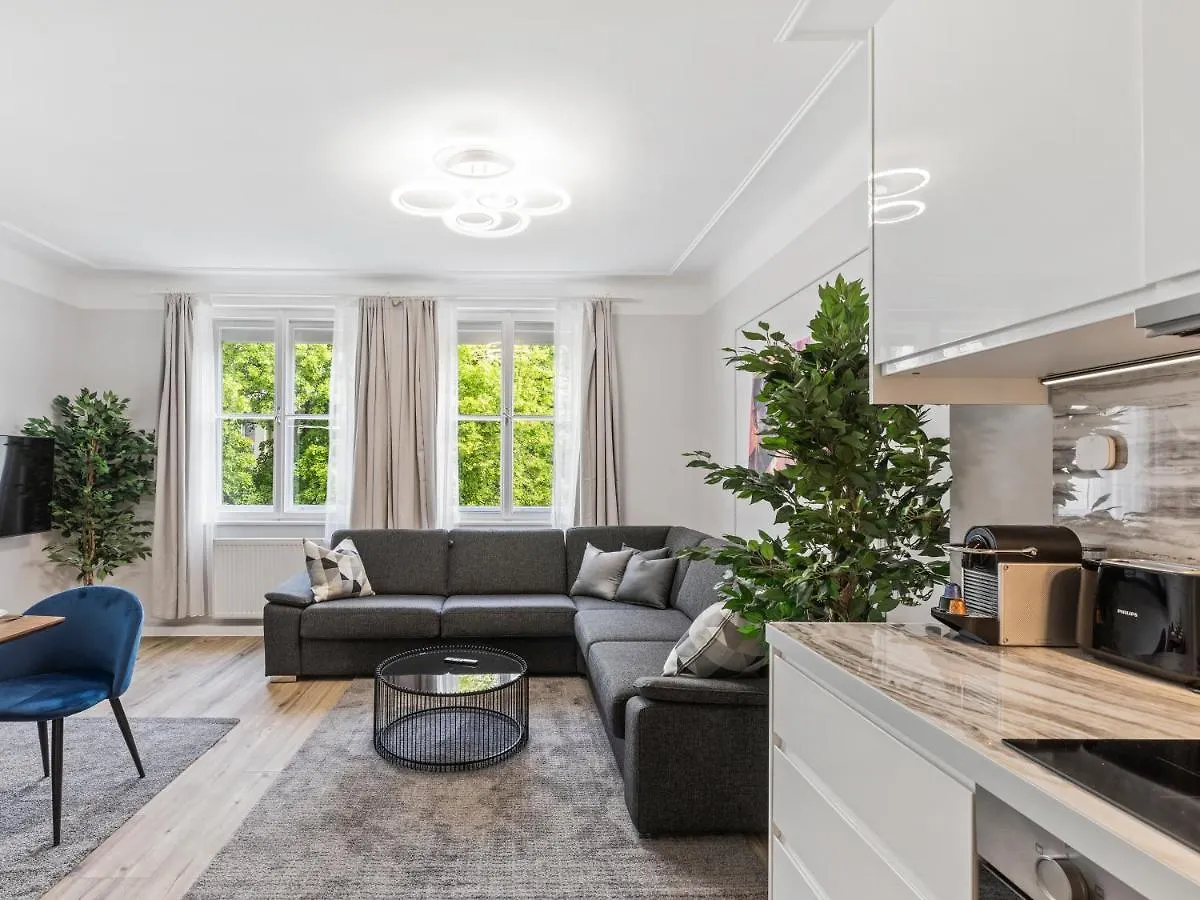 Sky9 Apartments Schoenbrunn Palace Vienna 0*,